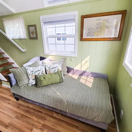 Tiny Digs Lakeshore - Tiny House Lodging Muskegon Exterior photo