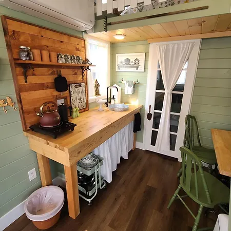 Tiny Digs Lakeshore - Tiny House Lodging Muskegon Exterior photo
