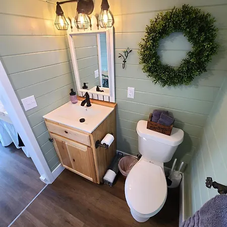 Tiny Digs Lakeshore - Tiny House Lodging Muskegon Exterior photo