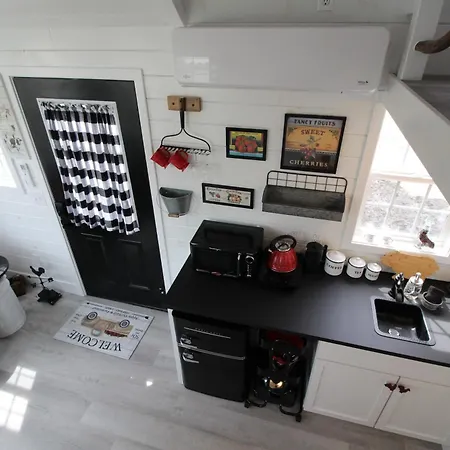 Tiny Digs Lakeshore - Tiny House Lodging Muskegon Room photo