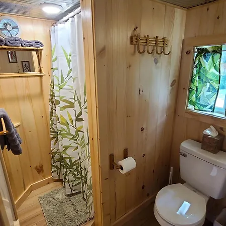 Tiny Digs Lakeshore - Tiny House Lodging Muskegon Room photo