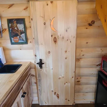 Tiny Digs Lakeshore - Tiny House Lodging Muskegon Room photo