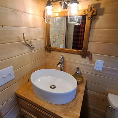 Tiny Digs Lakeshore - Tiny House Lodging Muskegon Room photo