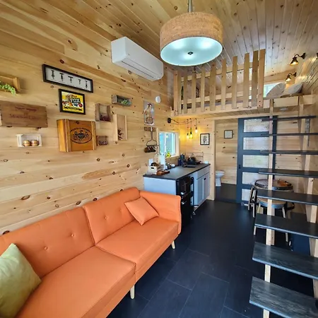 Tiny Digs Lakeshore - Tiny House Lodging Muskegon Room photo